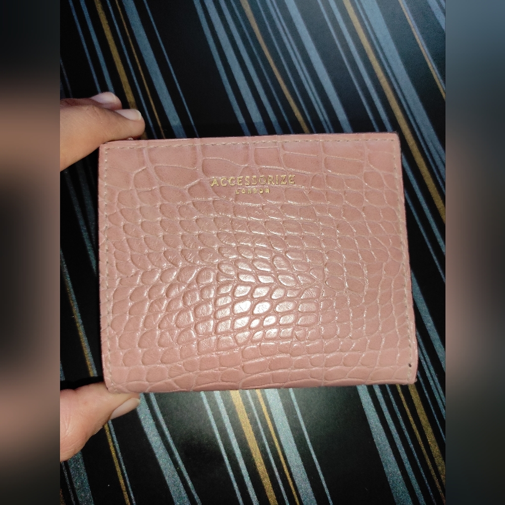 Accessorize London Bi Fold Wallet - Picture 7 of 9